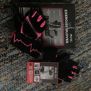 NWT AMHIL Black and Pink Exercise Gloves
